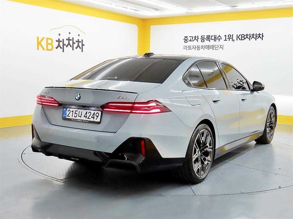 BMW 5시리즈 5시리즈 (G60) 530i xDrive M 스포츠 프로 스페셜 에디션 이미지 3