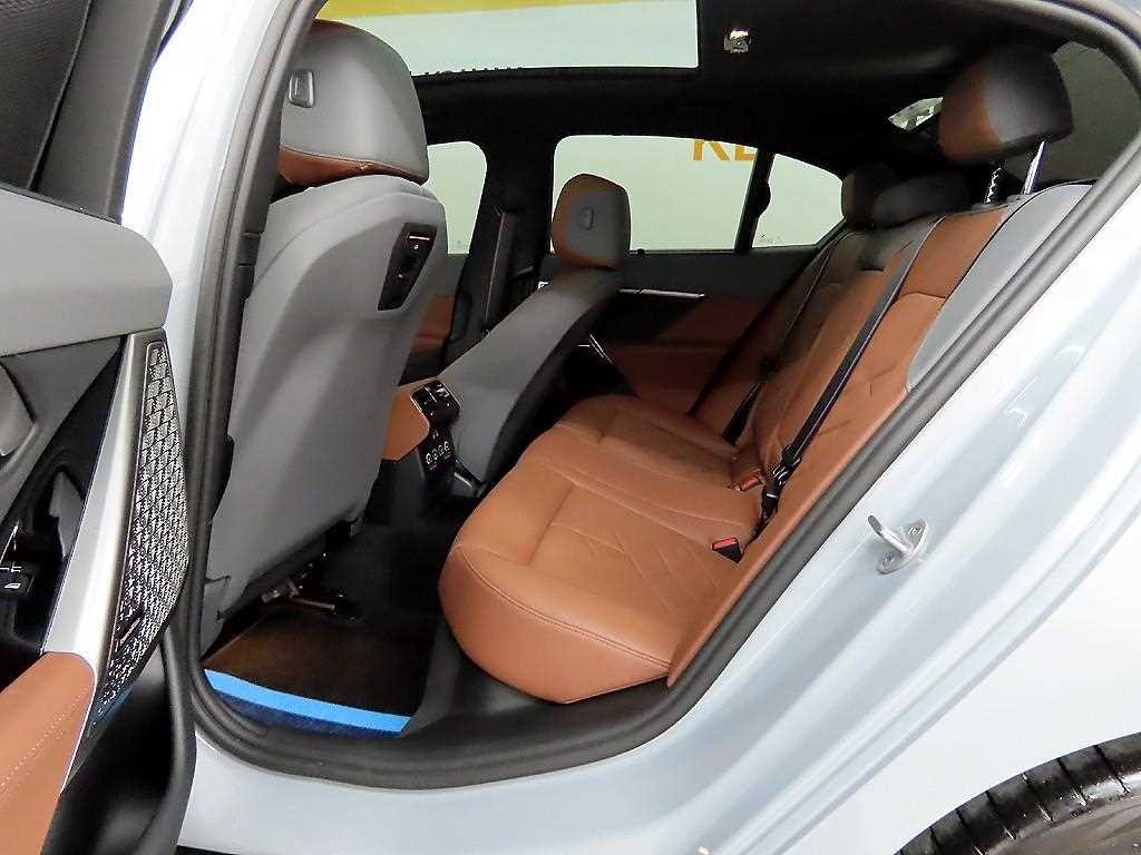 BMW 5시리즈 5시리즈 (G60) 530i xDrive M 스포츠 프로 스페셜 에디션 이미지 6