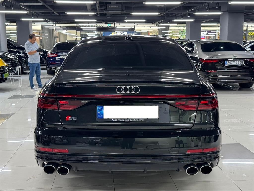 아우디 S8 S8 (D5) 4.0 TFSI 콰트로 LWB 이미지 4