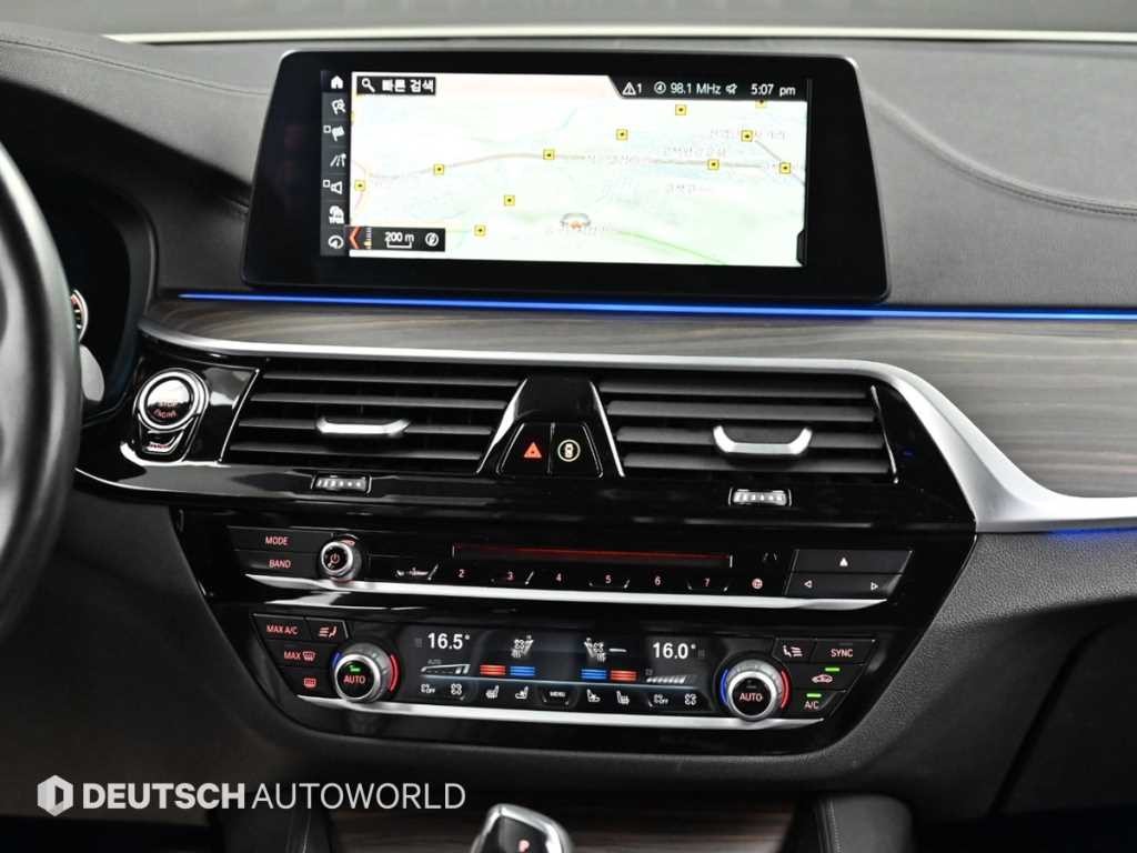 BMW 5시리즈 5시리즈 (G30) 530i M 스포츠 플러스 이미지 14