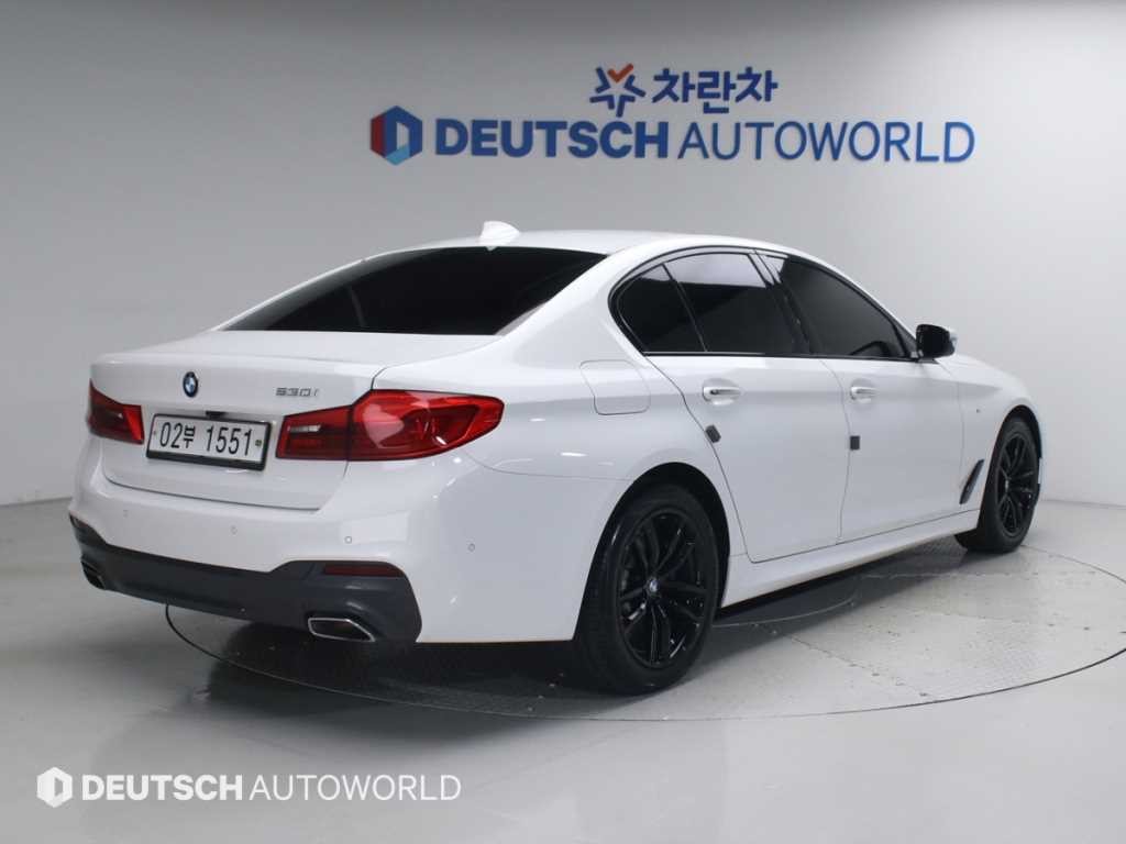 BMW 5시리즈 5시리즈 (G30) 530i M 스포츠 플러스 이미지 2