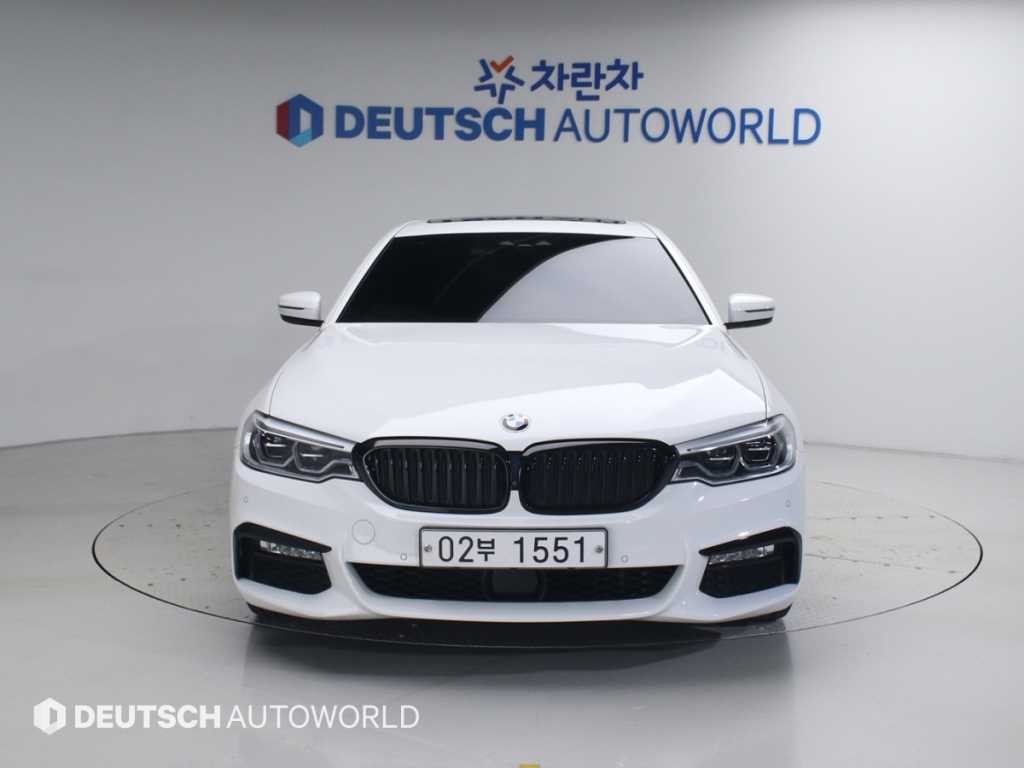 BMW 5시리즈 5시리즈 (G30) 530i M 스포츠 플러스 이미지 3