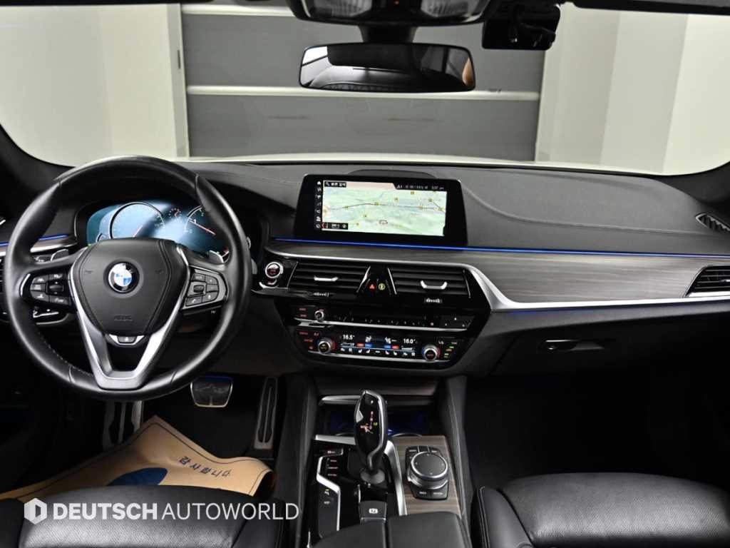 BMW 5시리즈 5시리즈 (G30) 530i M 스포츠 플러스 이미지 7