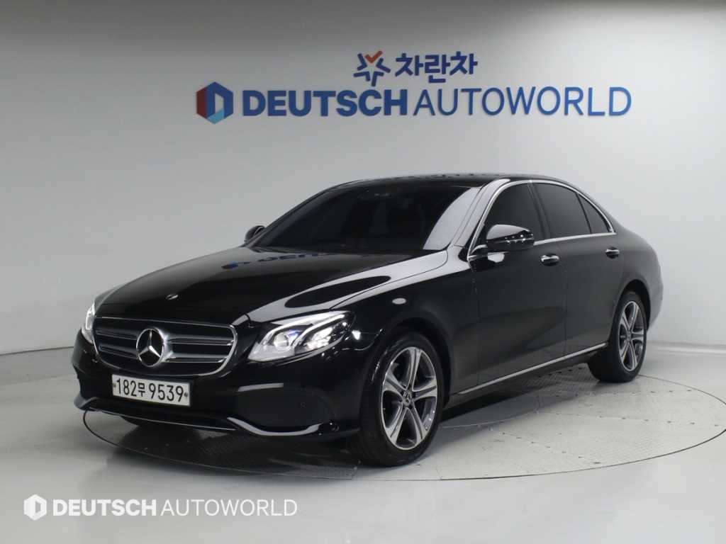 벤츠 E 클래스 E-클래스 W213 E220d 아방가르드 이미지 2
