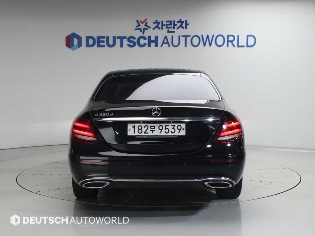 벤츠 E 클래스 E-클래스 W213 E220d 아방가르드 이미지 3