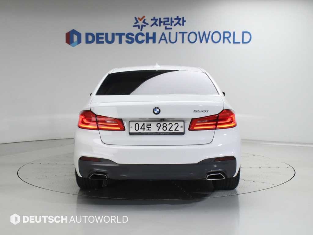 BMW 5시리즈 5시리즈 (G30) 530i M 스포츠 플러스 이미지 4