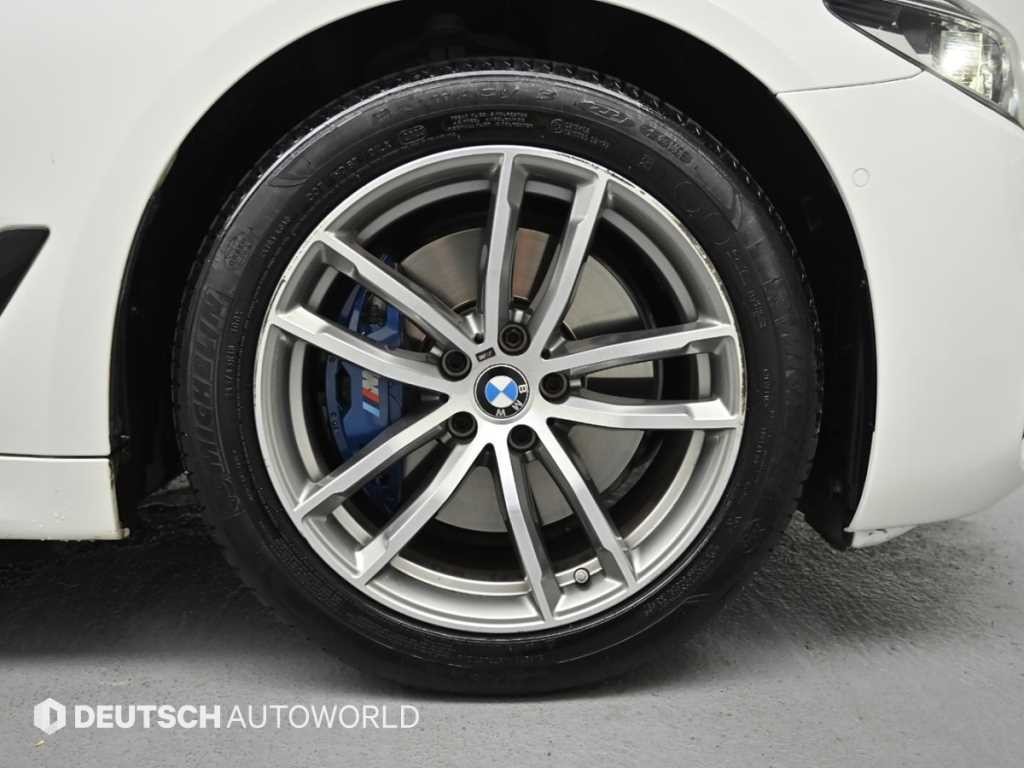 BMW 5시리즈 5시리즈 (G30) 530i M 스포츠 플러스 이미지 5