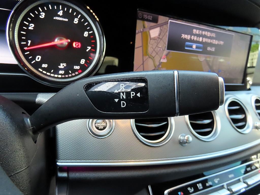 벤츠 E 클래스 E-클래스 W213 E300 아방가르드 이미지 10