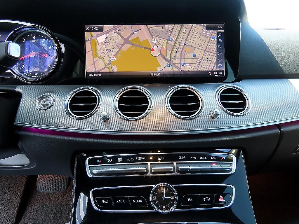 벤츠 E 클래스 E-클래스 W213 E300 아방가르드 이미지 13
