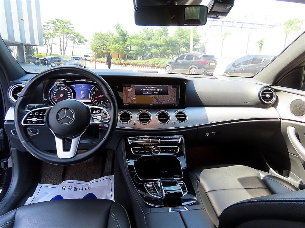 벤츠 E 클래스 E-클래스 W213 E300 아방가르드 이미지 7