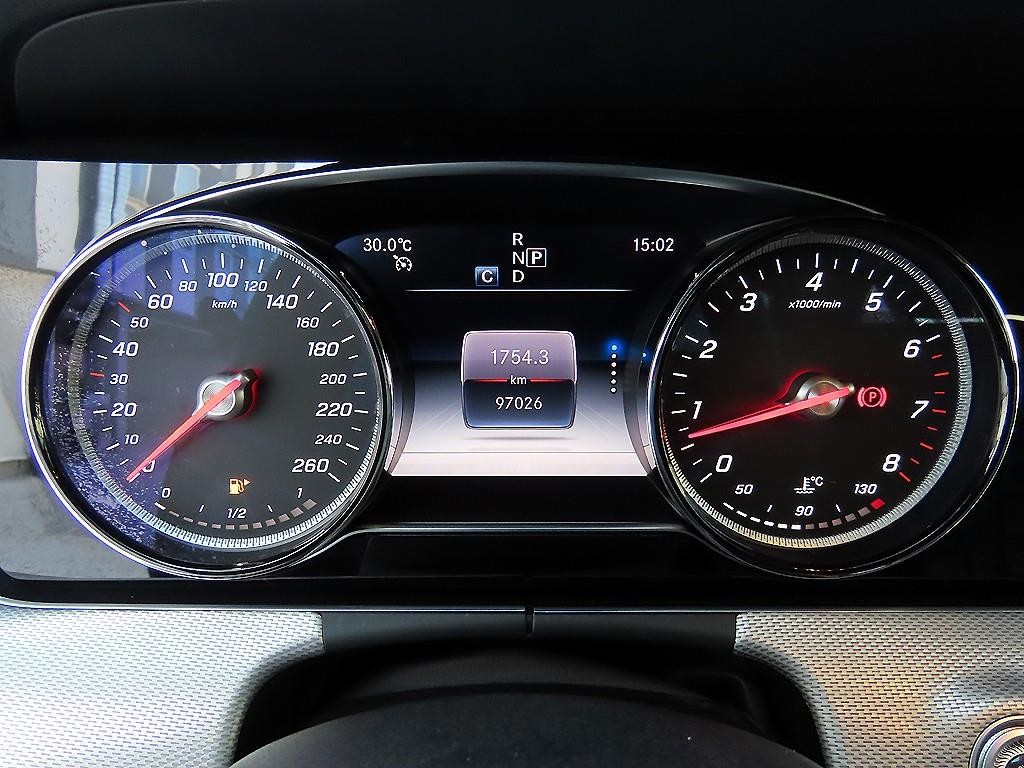 벤츠 E 클래스 E-클래스 W213 E300 아방가르드 이미지 9