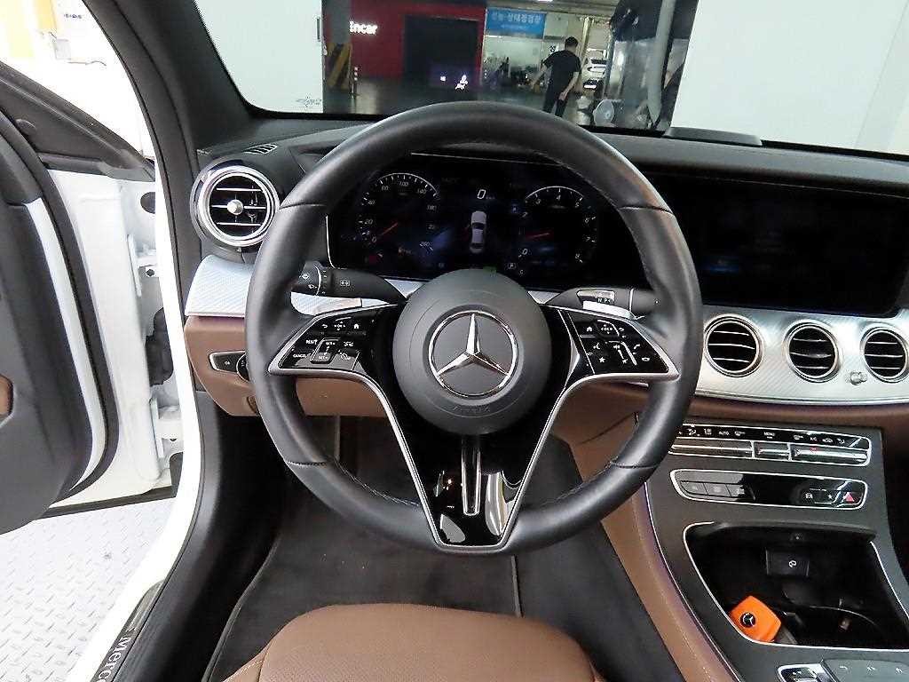 벤츠 E 클래스 E-클래스 W213 E350 4MATIC 아방가르드 이미지 9