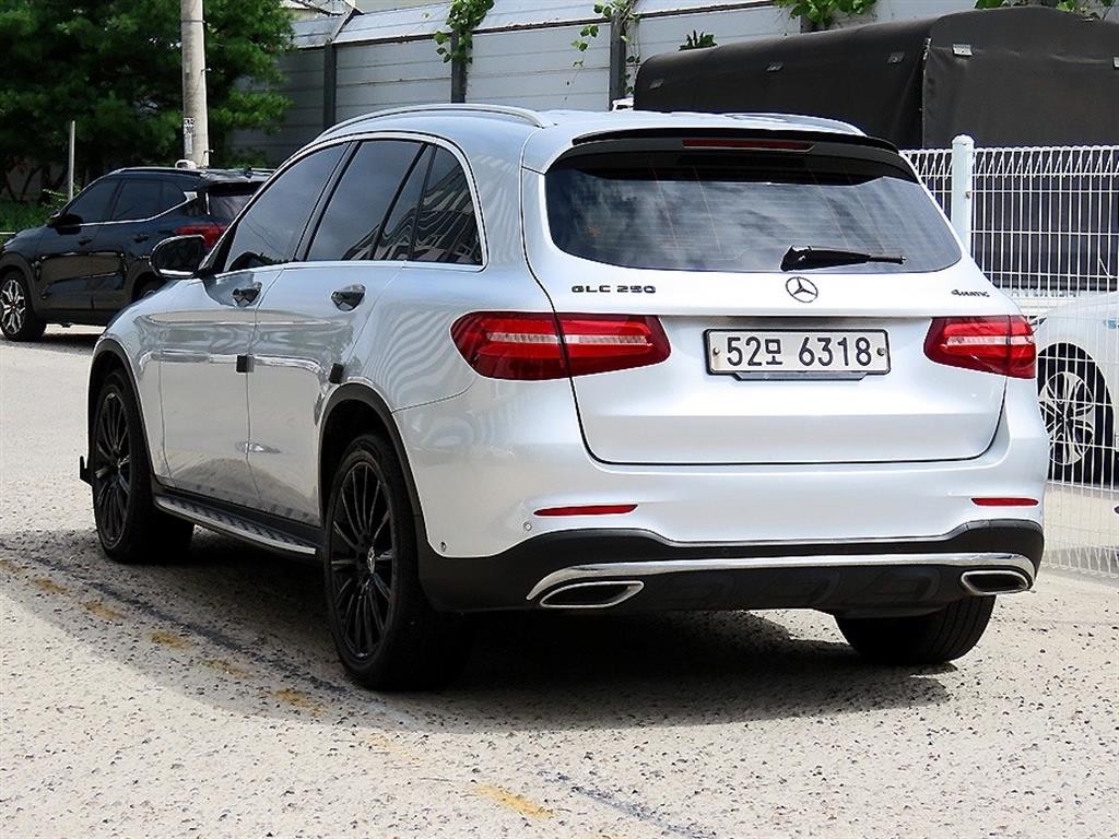 벤츠 GLC 클래스 GLC클래스 X253 GLC 250 d 4MATIC 이미지 3