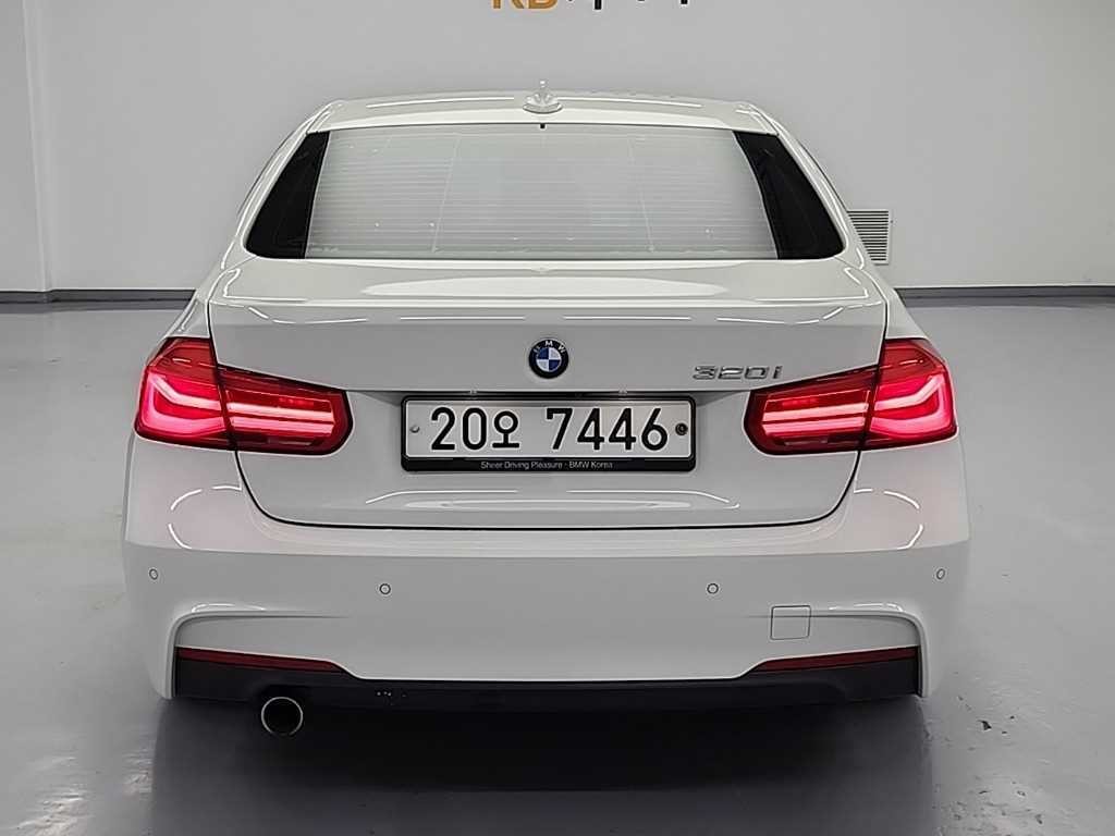 BMW 3시리즈 3시리즈 (F30) 320i M 스포츠 이미지 3