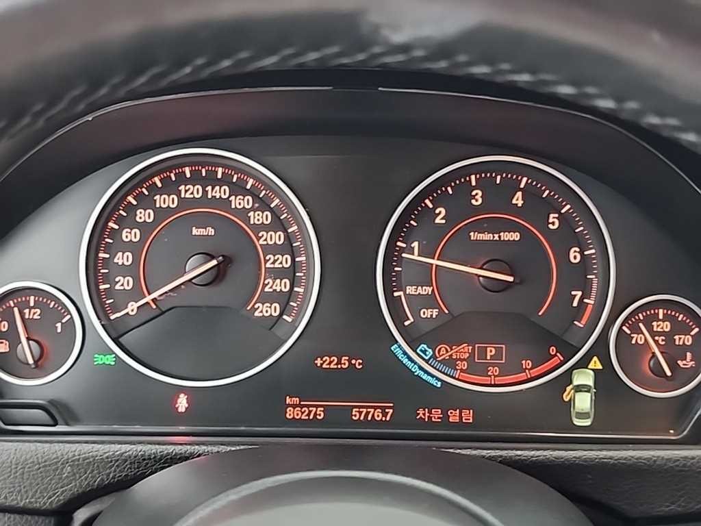 BMW 3시리즈 3시리즈 (F30) 320i M 스포츠 이미지 6