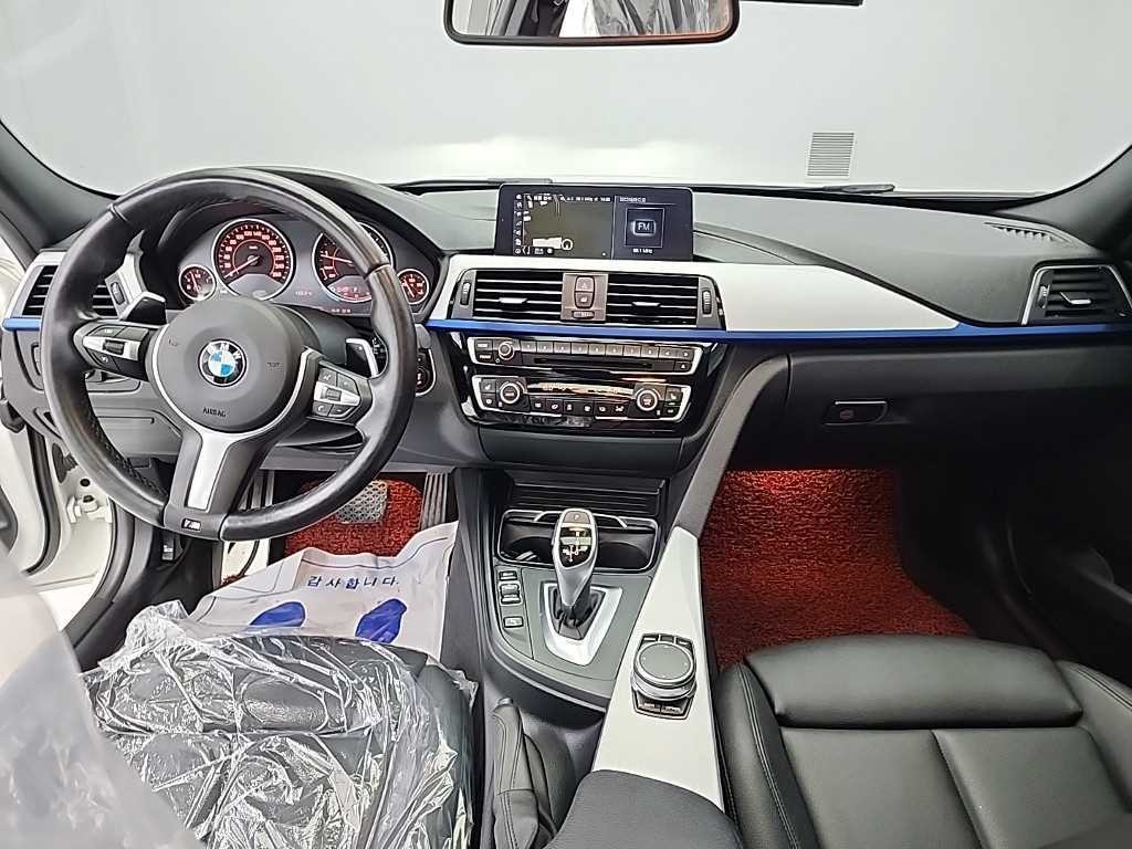 BMW 3시리즈 3시리즈 (F30) 320i M 스포츠 이미지 7