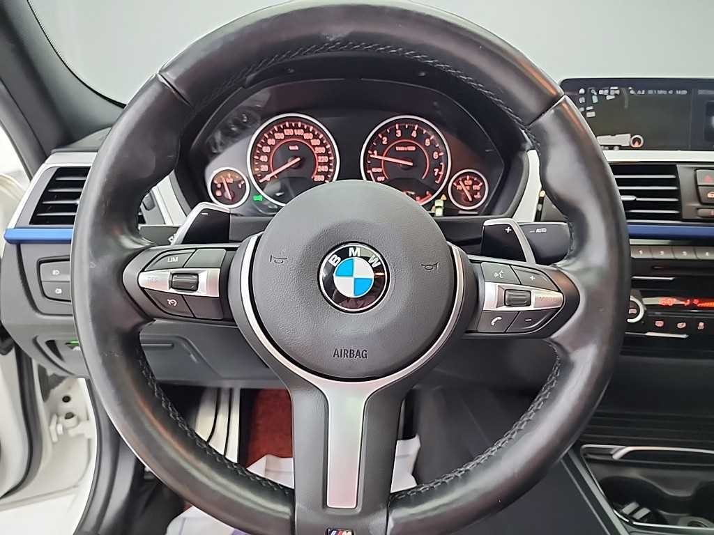 BMW 3시리즈 3시리즈 (F30) 320i M 스포츠 이미지 9