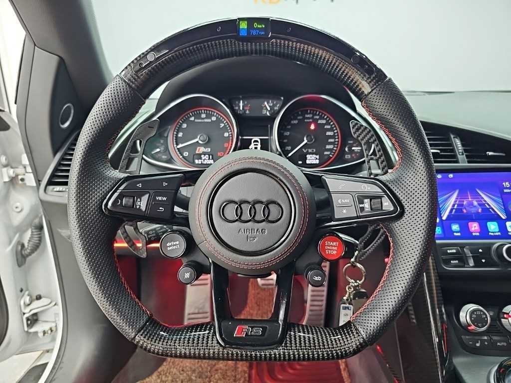아우디 R8 5.2 V10 쿠페 이미지 8