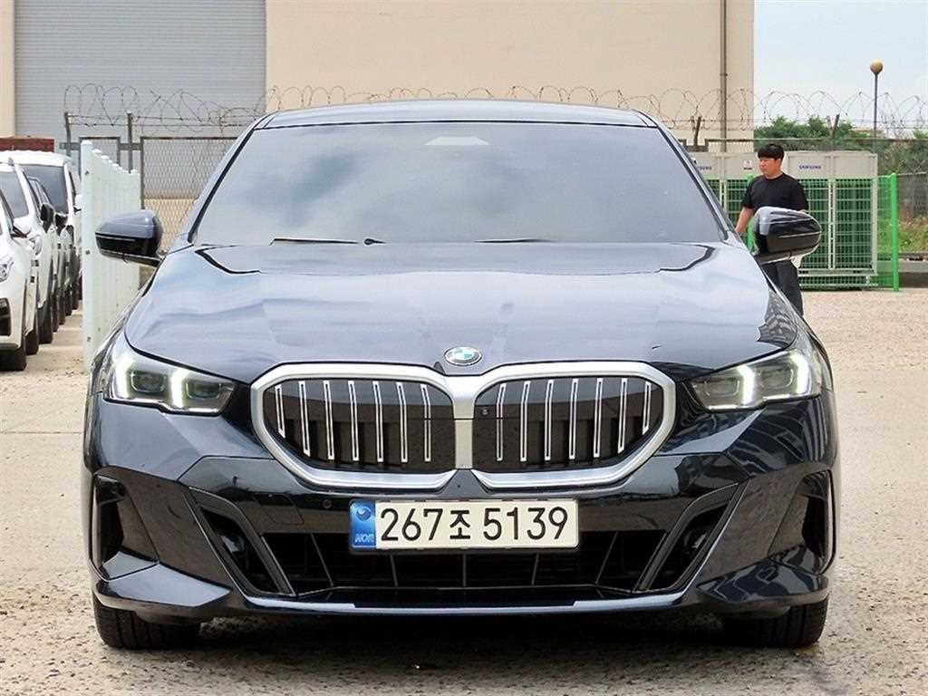 BMW 5시리즈 5시리즈 (G60) 530e 기본형 이미지 1