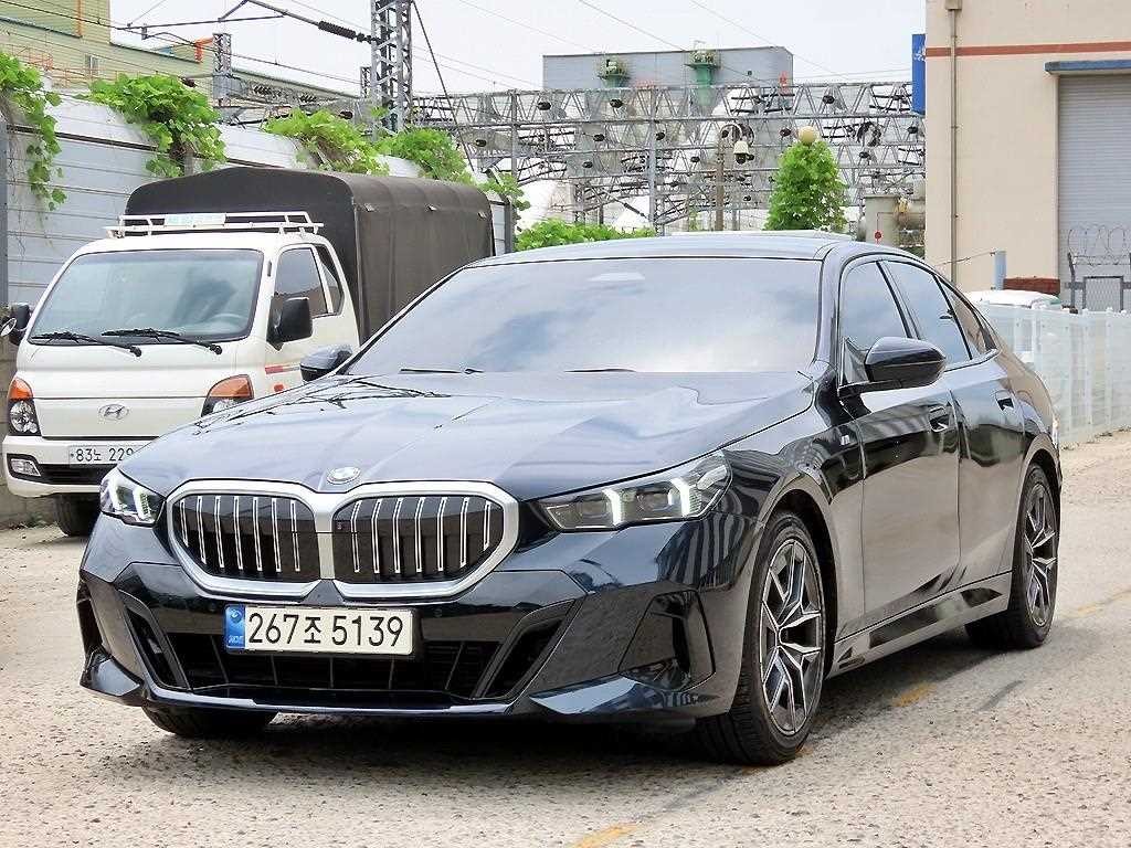 BMW 5시리즈 5시리즈 (G60) 530e 기본형 이미지 2