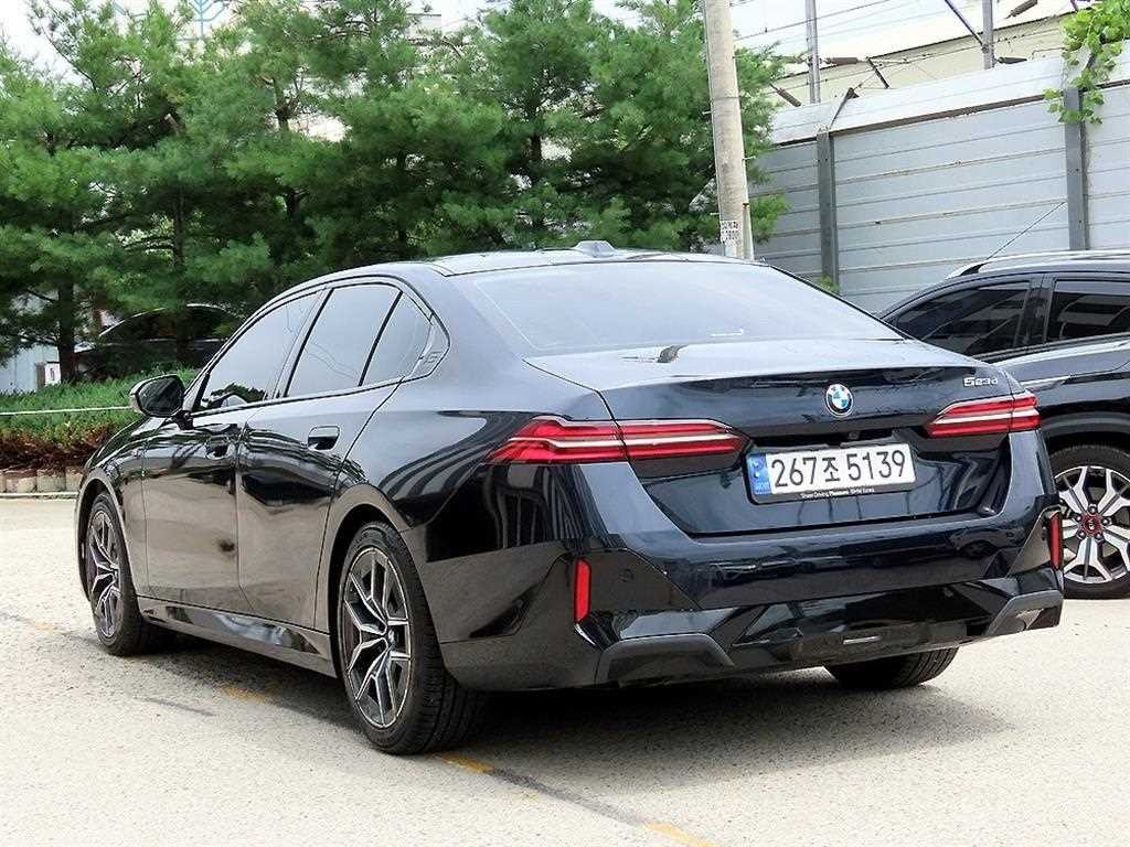 BMW 5시리즈 5시리즈 (G60) 530e 기본형 이미지 3