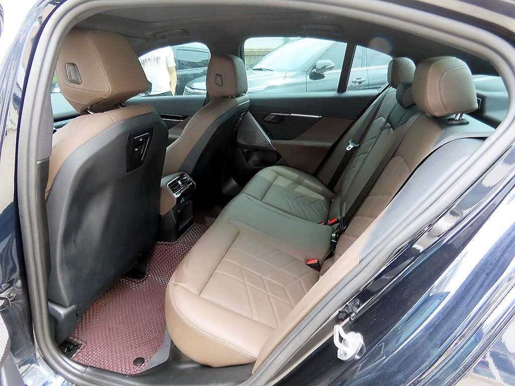 BMW 5시리즈 5시리즈 (G60) 530e 기본형 이미지 6