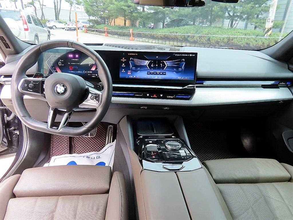 BMW 5시리즈 5시리즈 (G60) 530e 기본형 이미지 7
