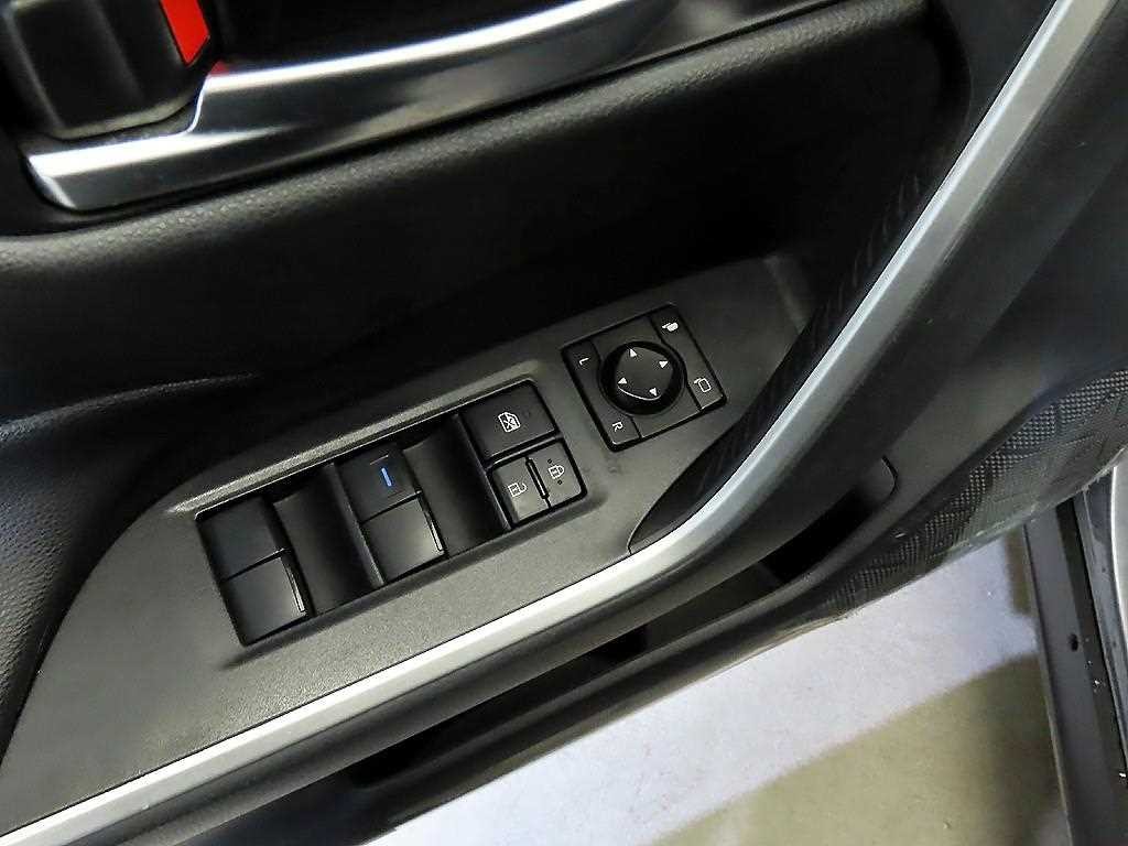 토요타 라브4 RAV4(5세대) 2.5 2WD 이미지 16