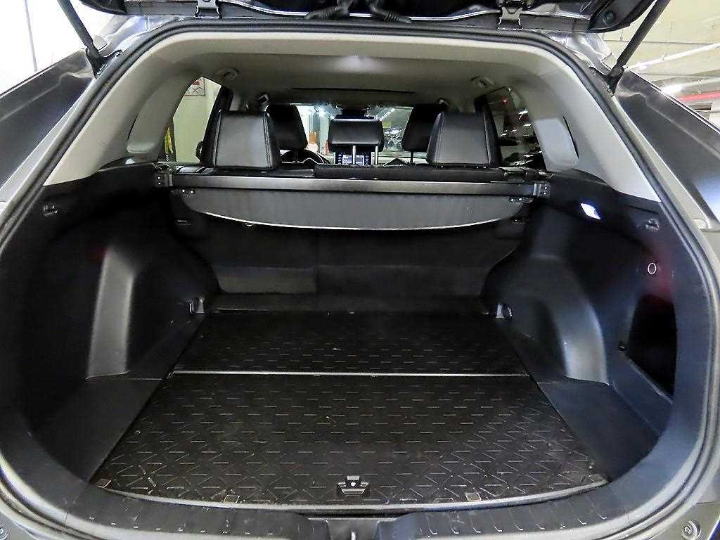 토요타 라브4 RAV4(5세대) 2.5 2WD 이미지 18