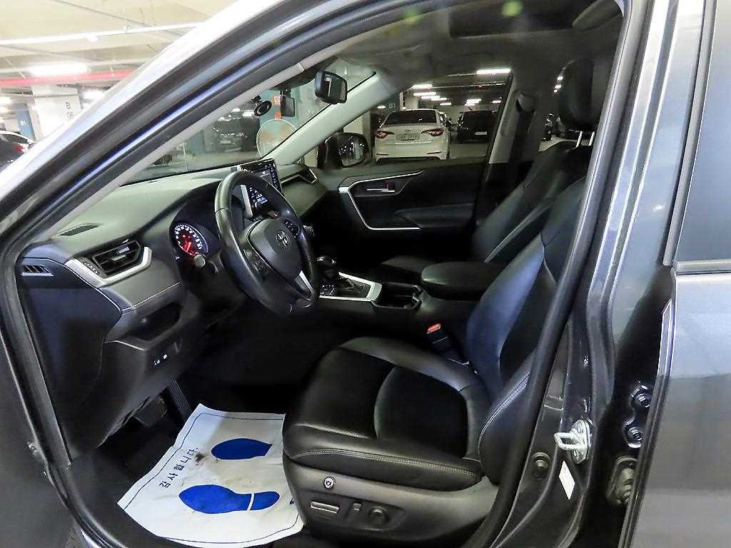 토요타 라브4 RAV4(5세대) 2.5 2WD 이미지 6