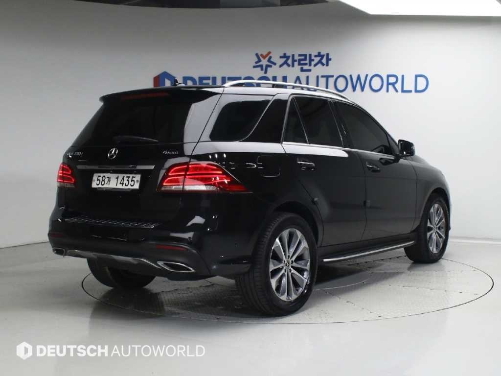 벤츠 GLE 클래스 GLE 클래스 W166 GLE 350 d 4MATIC 이미지 2