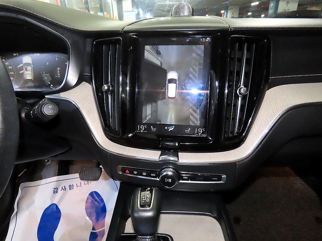 볼보 XC60 XC60(2세대) D4 AWD 인스크립션 이미지 11