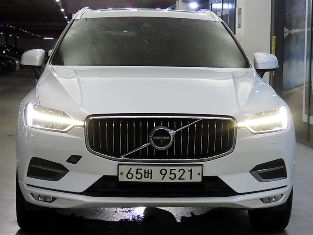 볼보 XC60 XC60(2세대) D4 AWD 인스크립션 이미지 2