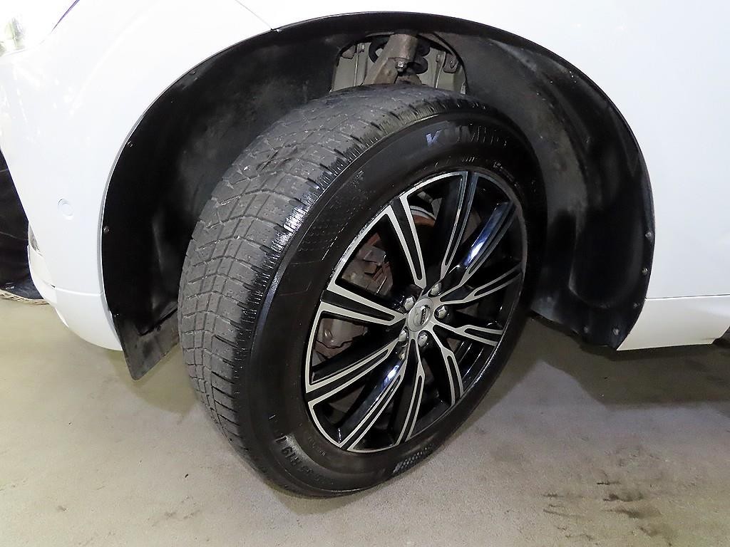 볼보 XC60 XC60(2세대) D4 AWD 인스크립션 이미지 20