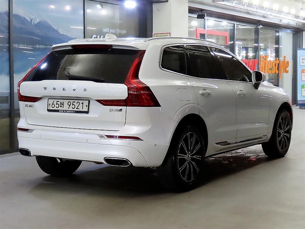 볼보 XC60 XC60(2세대) D4 AWD 인스크립션 이미지 4