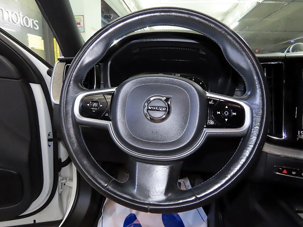 볼보 XC60 XC60(2세대) D4 AWD 인스크립션 이미지 8