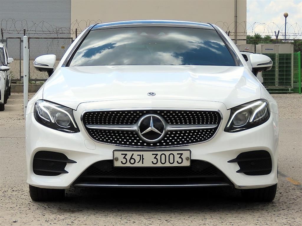 벤츠 E 클래스 E-클래스 W213 E400 4MATIC 쿠페 이미지 1