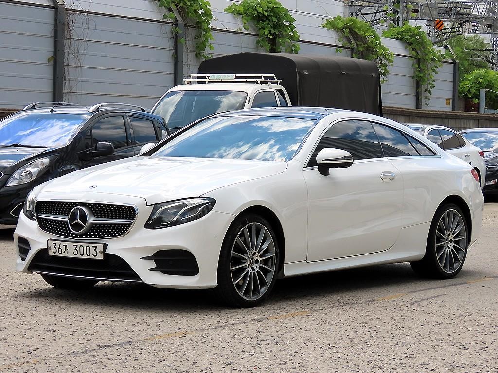 벤츠 E 클래스 E-클래스 W213 E400 4MATIC 쿠페 이미지 2