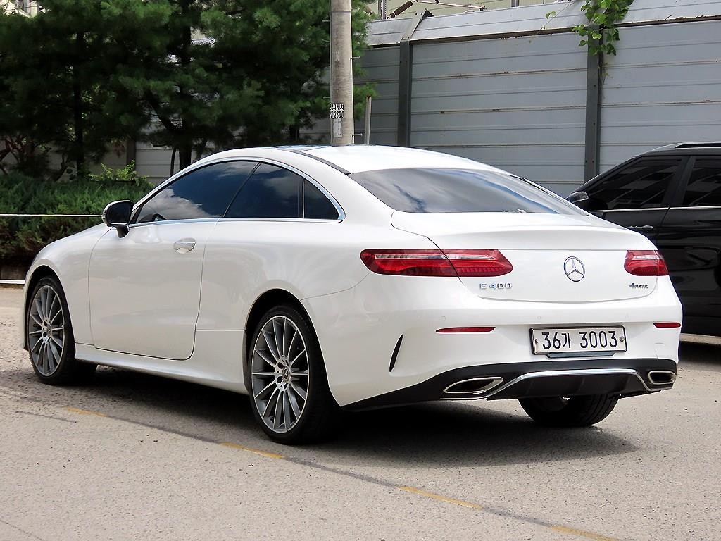 벤츠 E 클래스 E-클래스 W213 E400 4MATIC 쿠페 이미지 3