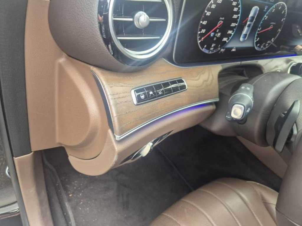 벤츠 E 클래스 E-클래스 W213 E300 4MATIC 익스클루시브 이미지 10