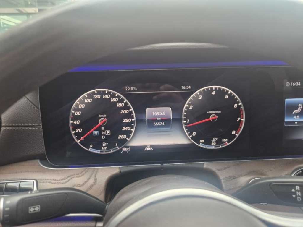 벤츠 E 클래스 E-클래스 W213 E300 4MATIC 익스클루시브 이미지 12