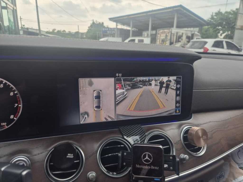 벤츠 E 클래스 E-클래스 W213 E300 4MATIC 익스클루시브 이미지 14