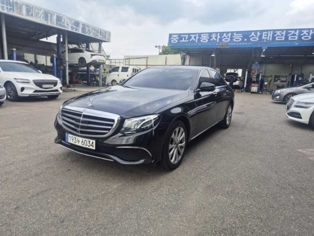 벤츠 E 클래스 E-클래스 W213 E300 4MATIC 익스클루시브 이미지 2