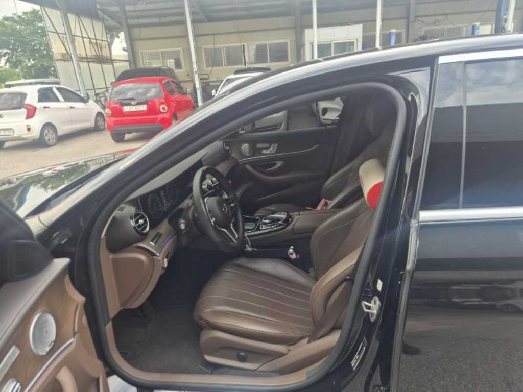 벤츠 E 클래스 E-클래스 W213 E300 4MATIC 익스클루시브 이미지 7