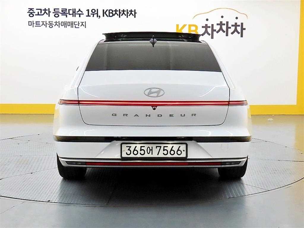 현대 그랜저 그랜저 (GN7) 가솔린 2.5 2WD 익스클루시브 이미지 4