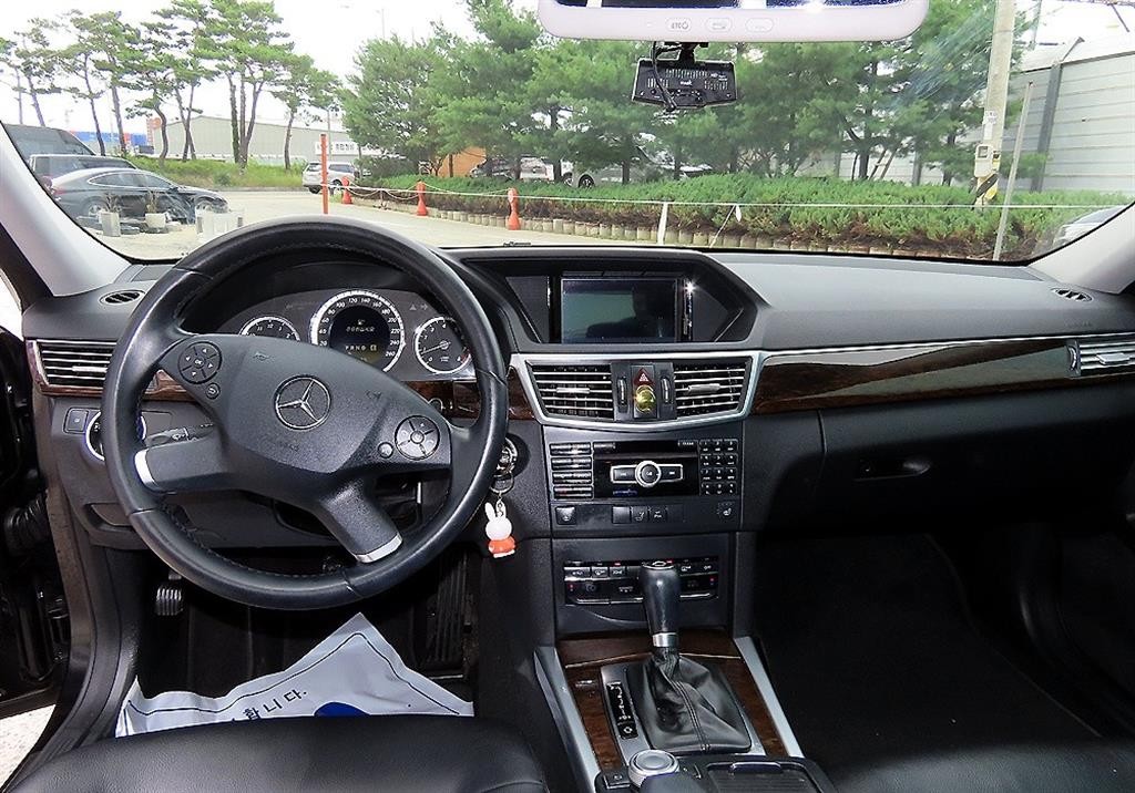 벤츠 E 클래스 E-클래스 W212 E200 CGI 이미지 7