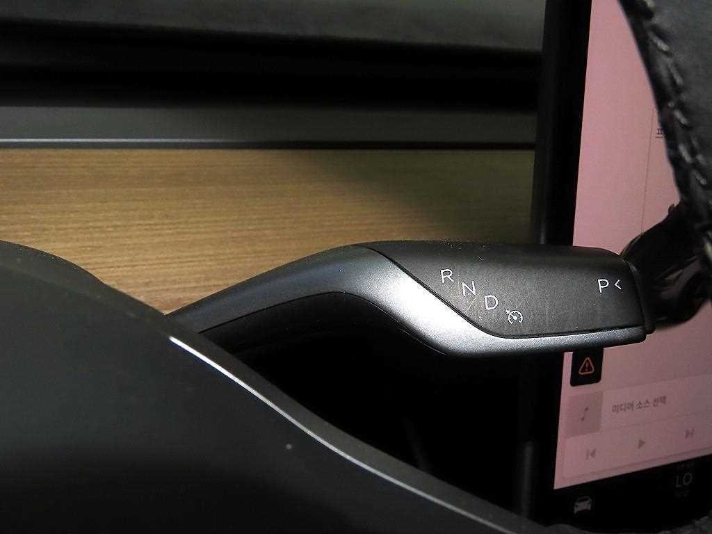 테슬라 모델 3 롱 레인지 이미지 12