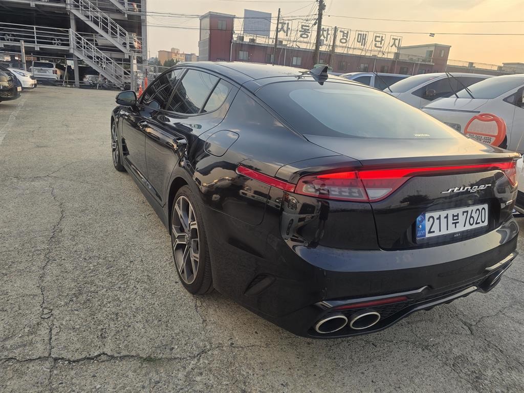 기아 스팅어 가솔린 2.0 터보 AWD 플래티넘 이미지 3