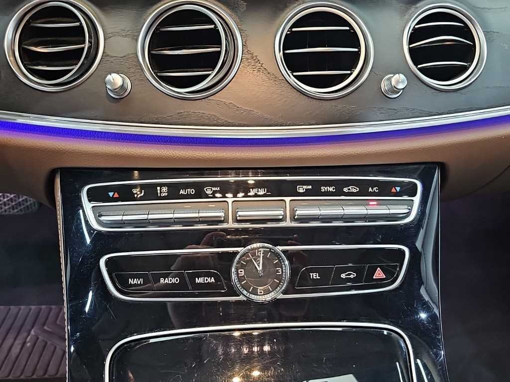 벤츠 E 클래스 E-클래스 W213 E220d 아방가르드 이미지 10