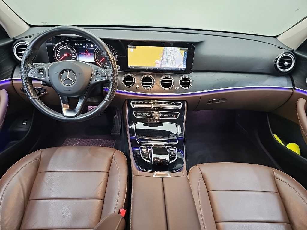벤츠 E 클래스 E-클래스 W213 E220d 아방가르드 이미지 7